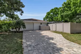 2587 Ringling Blvd, Sarasota, FL 34237 - Photo 3