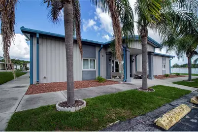 420 49th Street E #13, Palmetto, FL 34221 - Photo 3