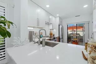 5312 Huntingwood Ct, Sarasota, FL 34235 - Photo 13