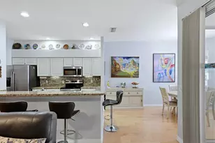 6726 W Country Club Ln, Sarasota, FL 34243 - Photo 11