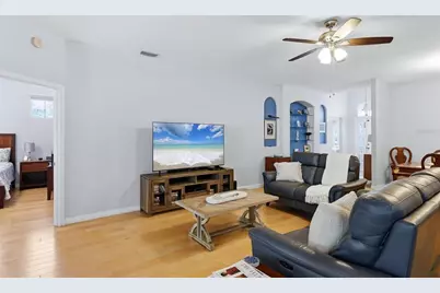6726 W Country Club Lane, Sarasota, FL 34243 - Photo 7