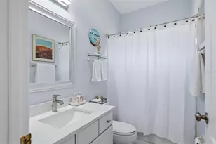 6726 W Country Club Ln, Sarasota, FL 34243 - Photo 27