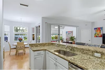 6726 W Country Club Lane, Sarasota, FL 34243 - Photo 13