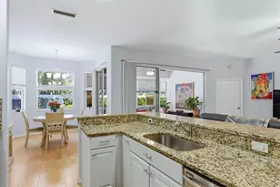 6726 W Country Club Ln, Sarasota, FL 34243 - Photo 13