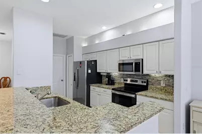 6726 W Country Club Lane, Sarasota, FL 34243 - Photo 15