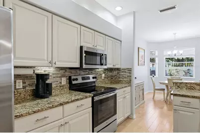 6726 W Country Club Lane, Sarasota, FL 34243 - Photo 17