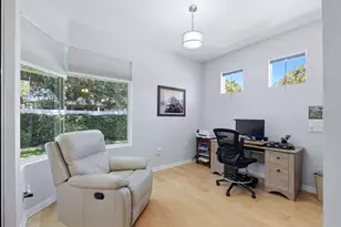 6726 W Country Club Ln, Sarasota, FL 34243 - Photo 23