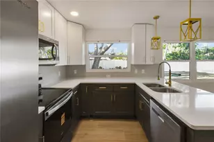 3141 Irving St, Sarasota, FL 34237 - Photo 9