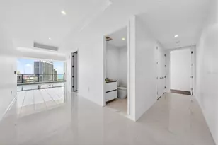 400 Central Ave, Saint Petersburg, FL 33701 - Photo 5