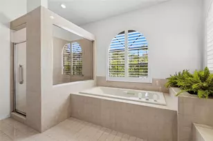 4531 Las Brisas Ln, Sarasota, FL 34238 - Photo 9