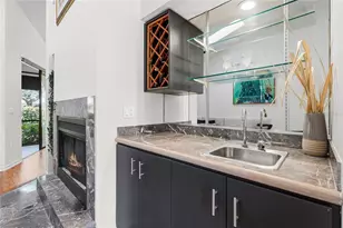 4531 Las Brisas Ln, Sarasota, FL 34238 - Photo 3