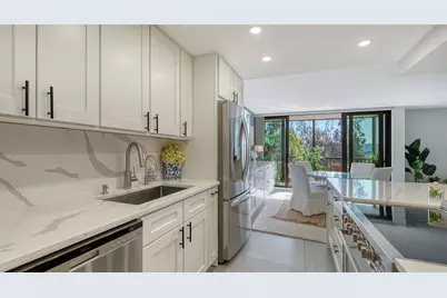 4900 Ocean Boulevard #304, Sarasota, FL 34242 - Photo 9