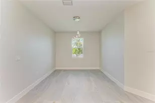 380 Holly Rd, Venice, FL 34293 - Photo 15