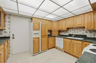 2301 Gulf of Mexico Dr, Longboat Key, FL 34228 - Photo 15