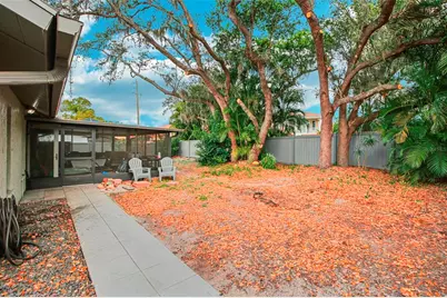 5753 Colonial Oaks Boulevard, Sarasota, FL 34232 - Photo 37