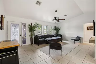 5753 Colonial Oaks Boulevard, Sarasota, FL 34232 - Photo 5