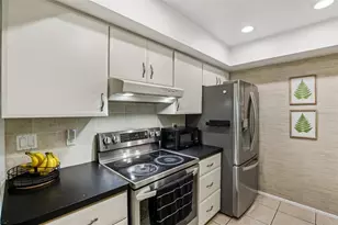 5753 Colonial Oaks Blvd, Sarasota, FL 34232 - Photo 13