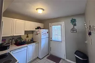 313 Oak Rose Ln, Tampa, FL 33612 - Photo 5