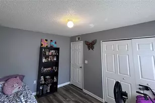 313 Oak Rose Ln, Tampa, FL 33612 - Photo 9