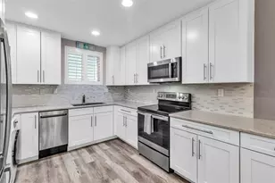 500 S Washington Dr, Sarasota, FL 34236 - Photo 9