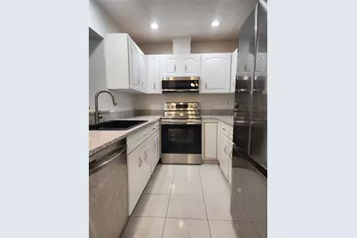 1102 Halton Court #1102, Sun City Center, FL 33573 - Photo 11