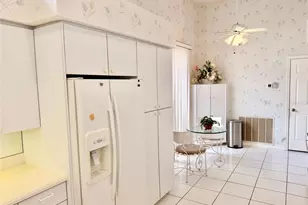 7402 Fairlinks Ct, Sarasota, FL 34243 - Photo 19