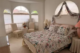 7402 Fairlinks Ct, Sarasota, FL 34243 - Photo 17