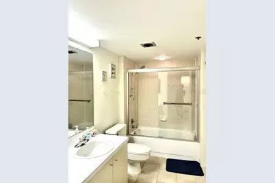 1095 Gulf Of Mexico Drive #104, Longboat Key, FL 34228 - Photo 25