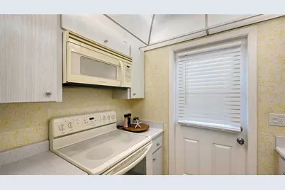 3810 Gulf Of Mexico Drive #F206, Longboat Key, FL 34228 - Photo 13