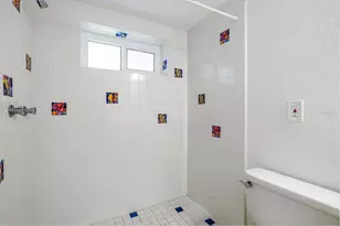 5110 Admiral Pl, Sarasota, FL 34231 - Photo 13