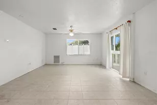 5110 Admiral Pl, Sarasota, FL 34231 - Photo 17