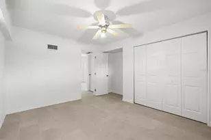 5110 Admiral Pl, Sarasota, FL 34231 - Photo 11