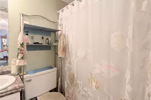 3624 Lake Bayshore Dr, Bradenton, FL 34205 - Photo 15