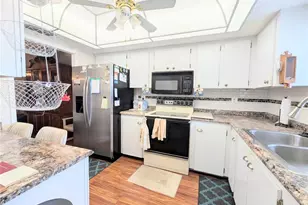 3624 Lake Bayshore Dr, Bradenton, FL 34205 - Photo 3