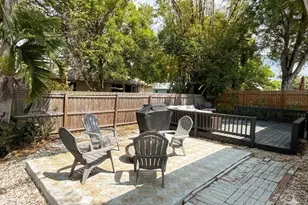 2343 Eugene St, Sarasota, FL 34231 - Photo 7