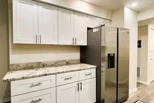 425 30th Ave W, Bradenton, FL 34205 - Photo 5