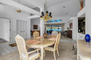 6821 Country Lakes Cir, Sarasota, FL 34243 - Photo 9