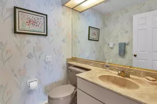 6821 Country Lakes Cir, Sarasota, FL 34243 - Photo 15