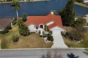 6821 Country Lakes Cir, Sarasota, FL 34243 - Photo 3