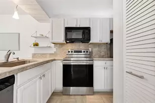 3223 Beneva Rd, Sarasota, FL 34232 - Photo 9