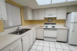 3514 Lake Bayshore Dr, Bradenton, FL 34205 - Photo 11