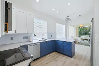 7904 Hampton Court, University Park, FL 34201 - Photo 13
