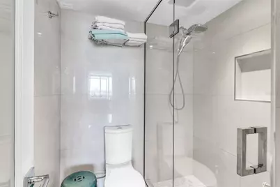 707 S Gulfstream Avenue #802, Sarasota, FL 34236 - Photo 27