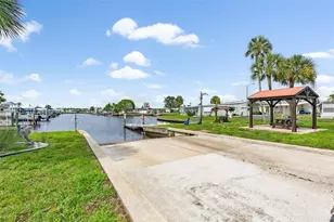 7263 Mt Essex Dr NE, Saint Petersburg, FL 33702 - Photo 29