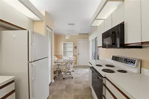 5721 Casa Del Sol Blvd, Sarasota, FL 34233 - Photo 11