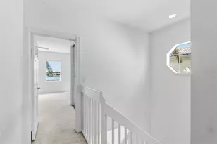 1418 Burgos Dr, Sarasota, FL 34238 - Photo 21