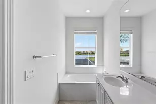 1418 Burgos Dr, Sarasota, FL 34238 - Photo 35