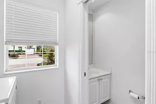 1418 Burgos Dr, Sarasota, FL 34238 - Photo 27