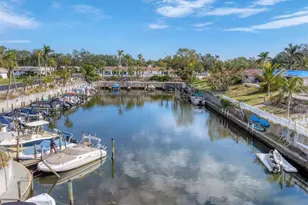 2713 Riverbluff Ct, Sarasota, FL 34231 - Photo 37