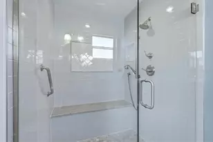 2713 Riverbluff Ct, Sarasota, FL 34231 - Photo 19